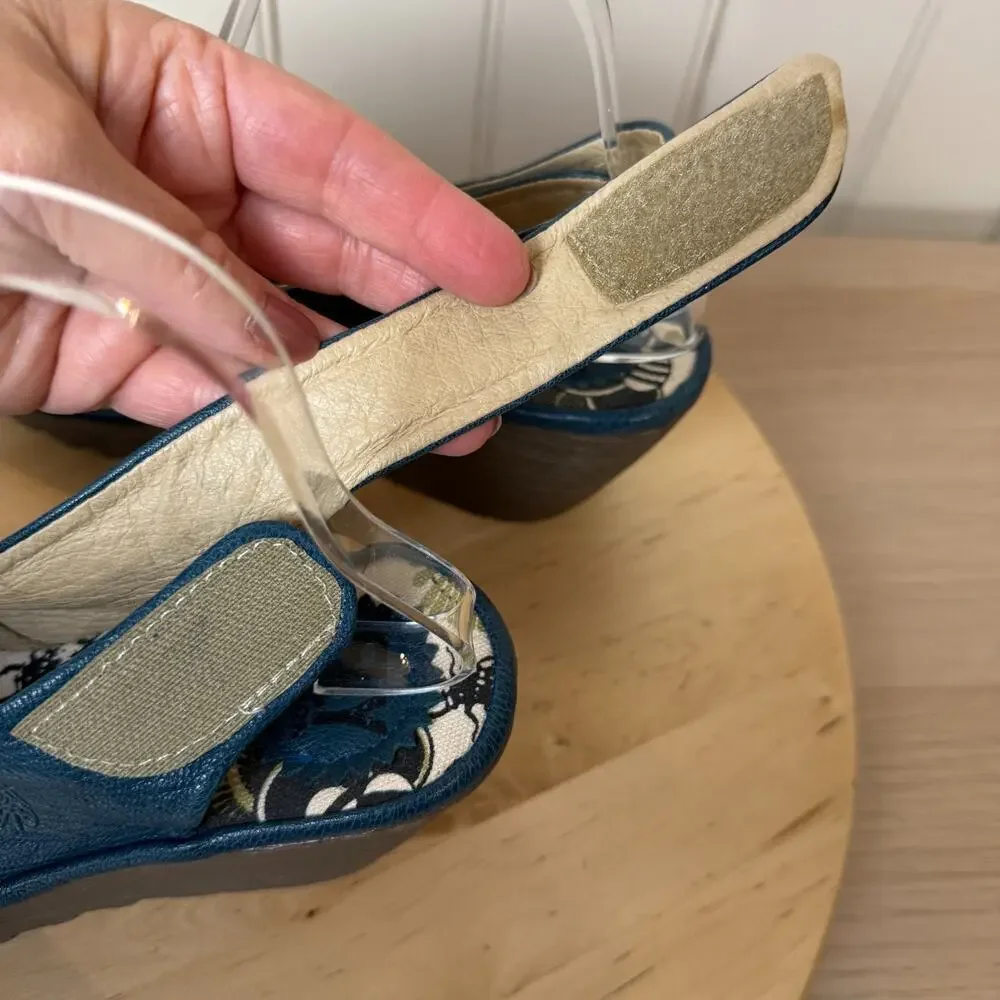 FLY LONDON EU 37 US 6-6.5 Yakin Yata Leather Blue Cream Sandals - Picture 9 of 15